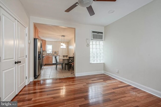 Photo - 2648 S Mole St