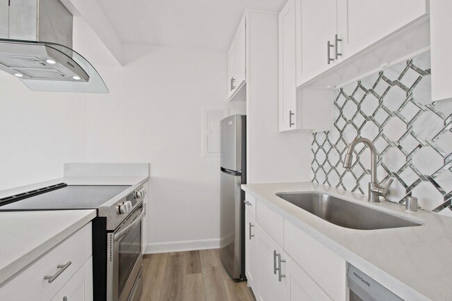 Photo - Marina Tower