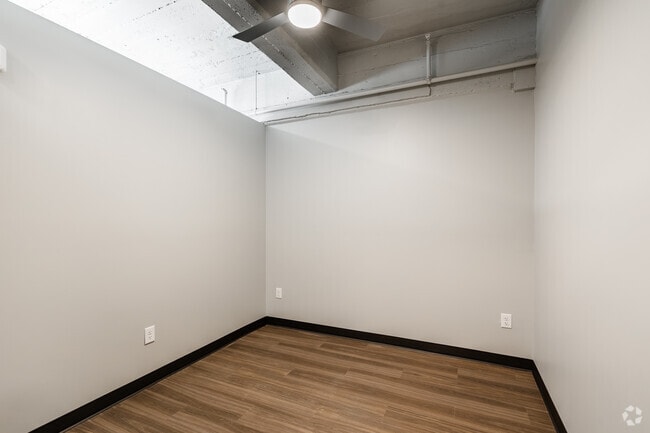 1BR, 1BA - 380SF - Bedroom