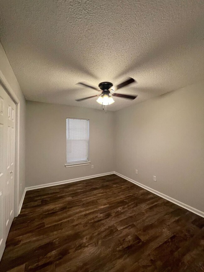 Photo - 103 Cedar Ct