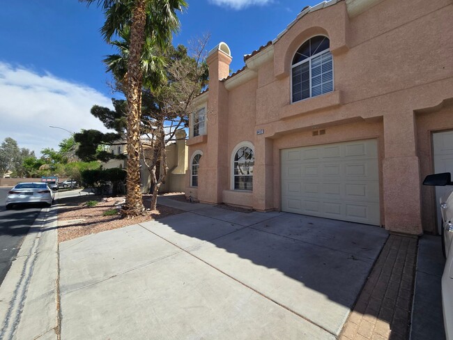Townhome in Dreamy Summerlin Area -8417 Ma... - Townhome in Dreamy Summerlin Area -8417 Ma...