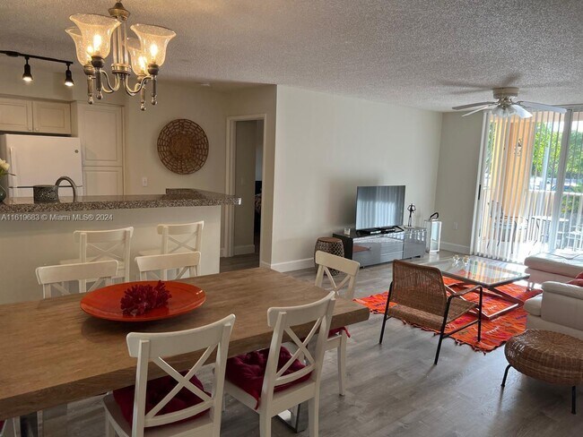 Photo - 19901 E Country Club Dr Unidad 2207