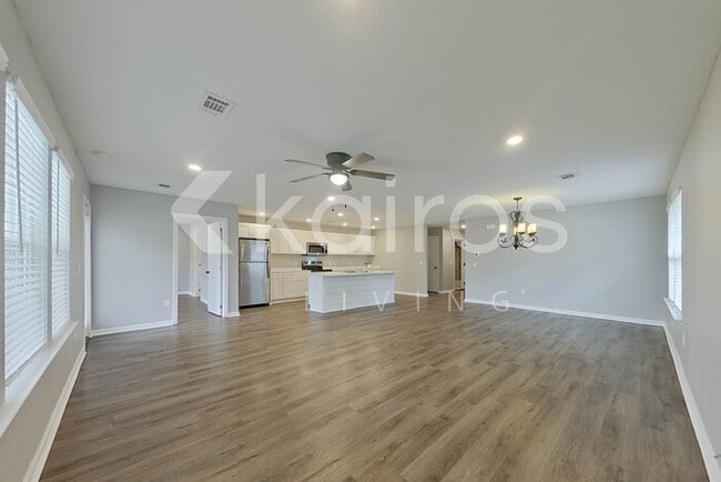 Photo - 11 Cottage Grove Dr
