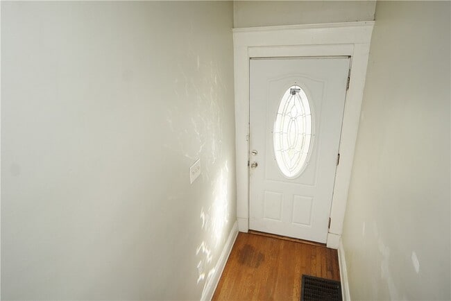 Photo - 2434 Kenilworth Ave Unit 2