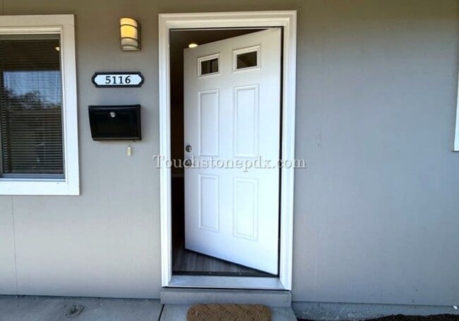 Photo - 5116 SE Mitchell St