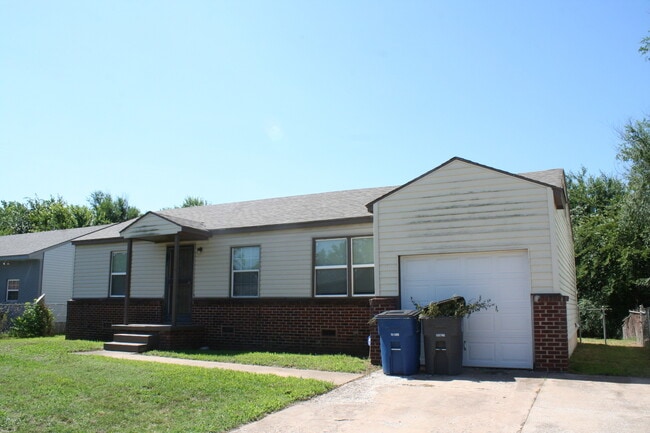 Photo - 150 W 50th Pl N