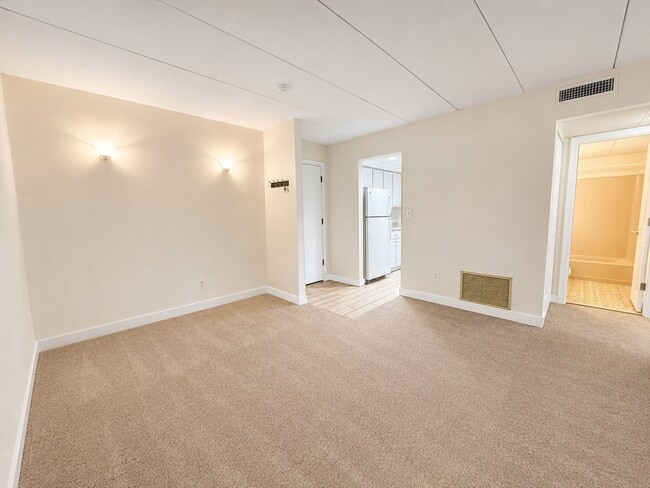Photo - 685 Main St Unit 33
