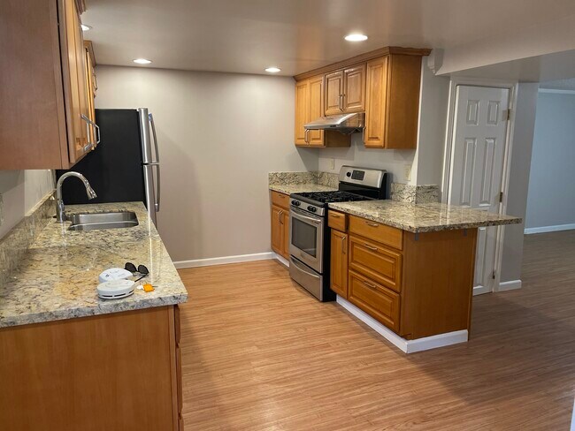 Kitchen - 1407 NE 71st Ave Unit B