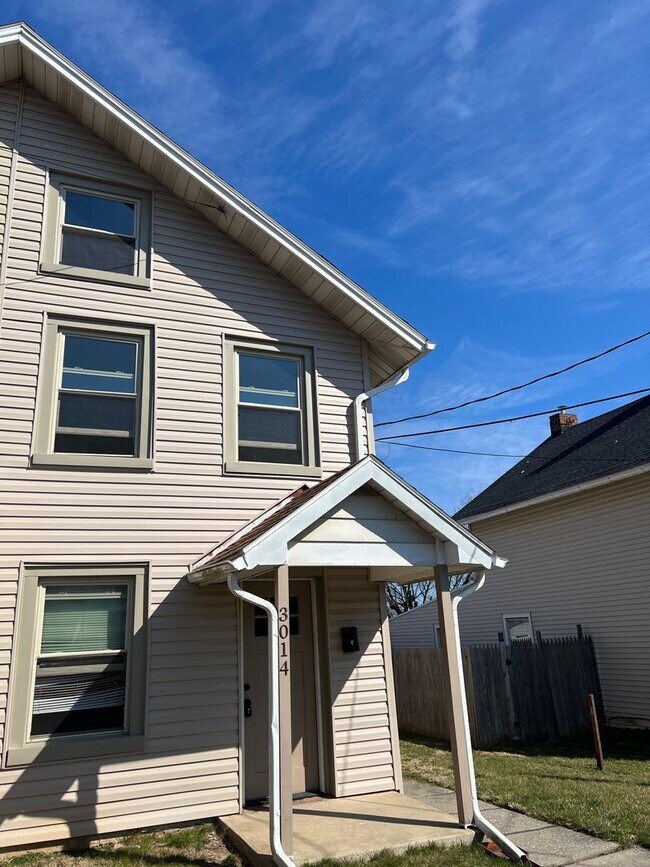 Completely remodeled TWO BEDROOM Twin House House Rental in