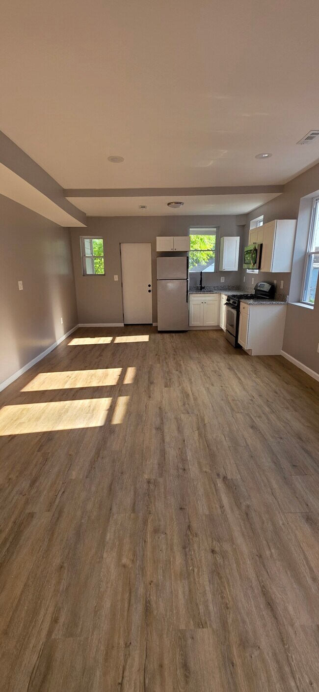 Photo - 629 Dumbarton Ave
