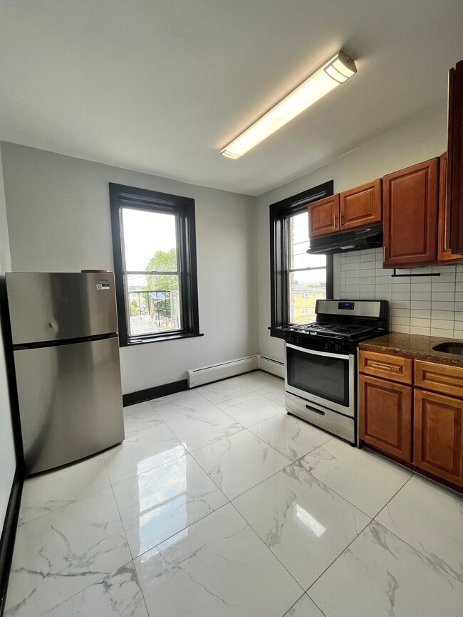 91 E 25th St 12 - 90 E 25th St Unit 12