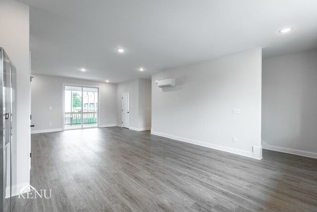 Photo - 5665 Sofias Cir