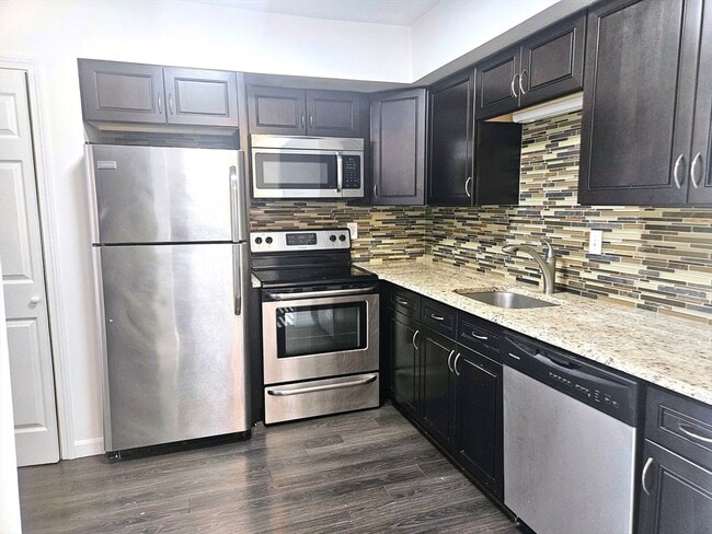 Building Photo - 26 Beacon St Unit 17F