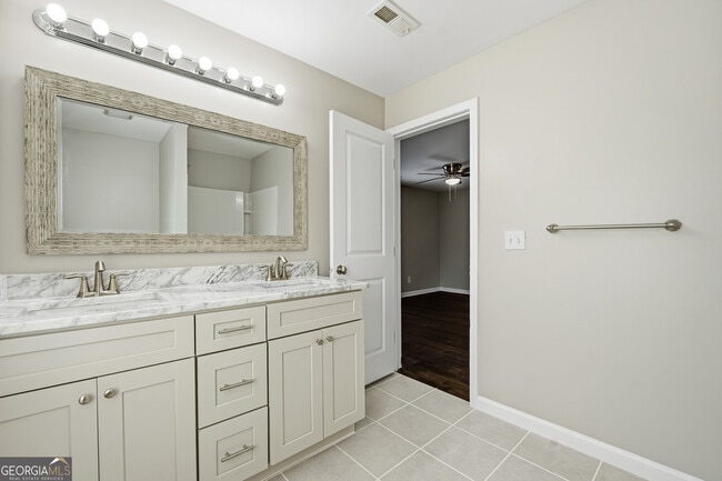 Photo - 250 Maple St