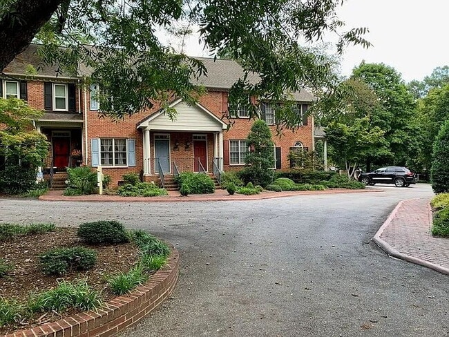 Photo - 1405 Governors Ct