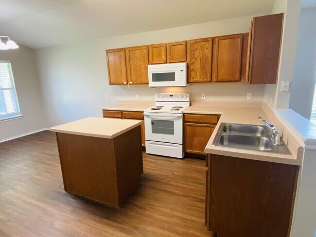 Photo - 124 Easy St