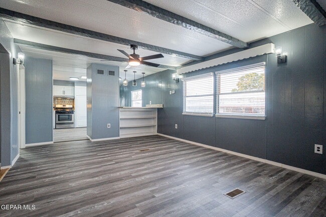 Photo - 228 Territory Dr