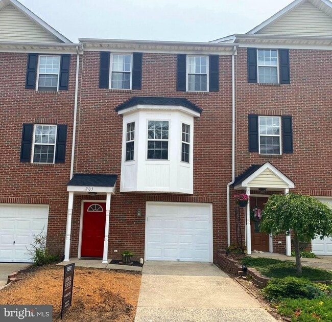 Photo - 205 Shaw Ct Townhome