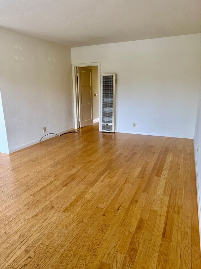 Photo - JSTREET5712-5716 Unidad 5716