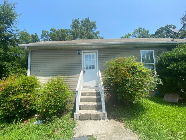 Building Photo - Room in Duplex on Beck St Rental