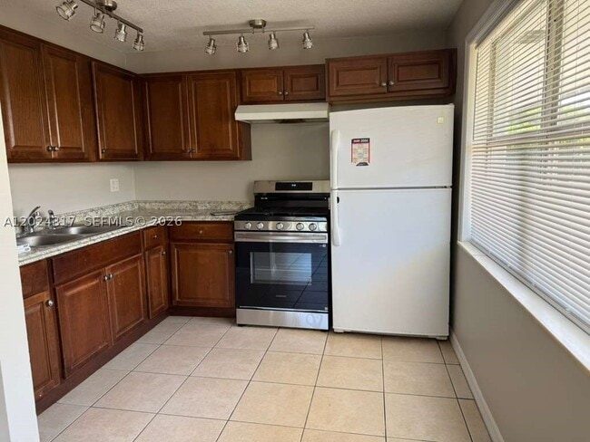 Photo - 588 Holly Dr Unit B