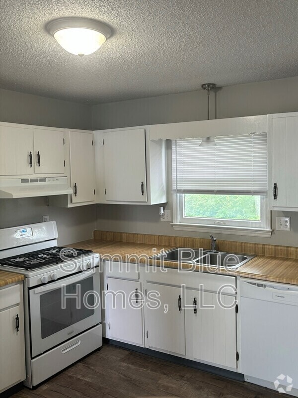 Building Photo - 753 Bluff City Hwy Unit A1 Rental