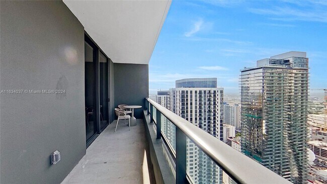 Photo - 601 NW 1st Ct Unidad 4001