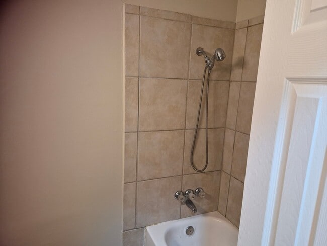 Photo - 5629 Queen Mary Ln