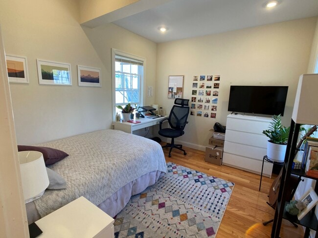 Photo - 14 Flint St Unit 1