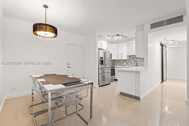 7441 Wayne Ave Unit 1R