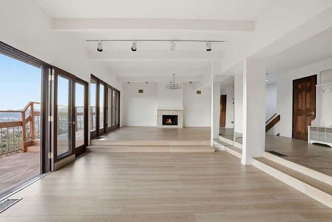 Photo - 320 Kempton Rd