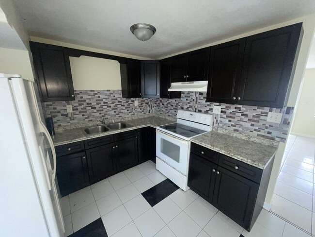 Photo - 5320 Harriet Pl