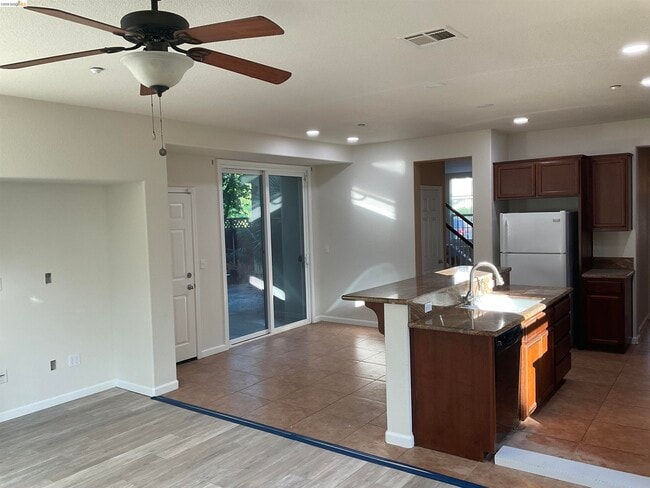 Photo - 1360 Tiffany Dr