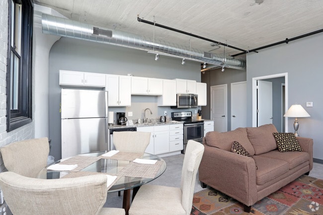 2BR, 1BA - 912 SF - Living Room
