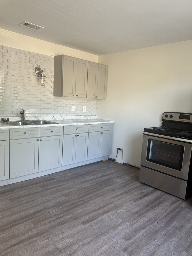 1310 N Wellington Pl Unit 2