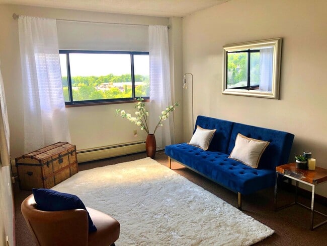 Photo - West Ridge Towers