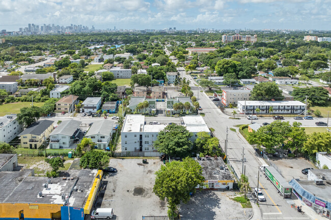 Building Photo - 1281 NW 61st St Rental