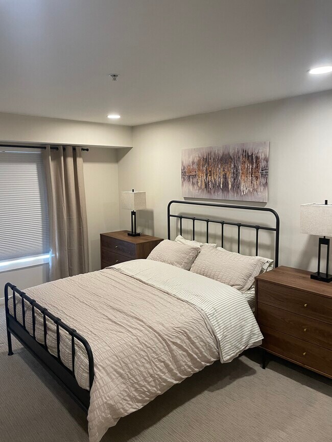 1025 N Madison St Unit Furnished Condo in Trinity Vicinity