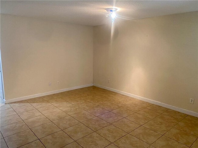 Photo - 777 Riverside Dr Unidad 1512