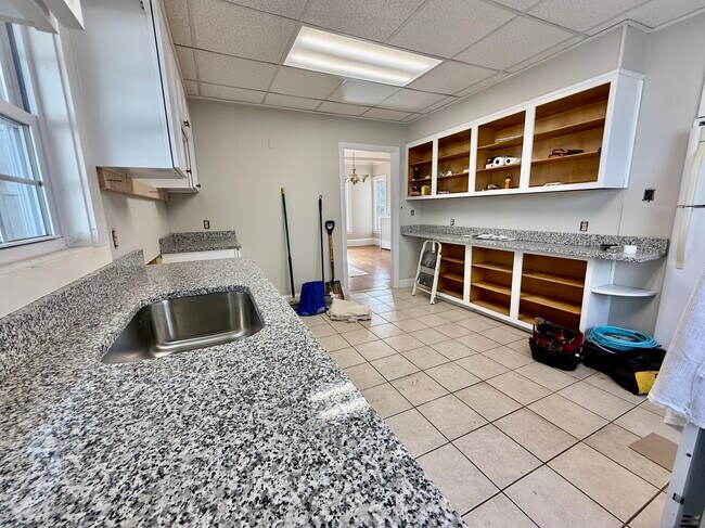 Building Photo - 31 Park St Unit 2 Rental