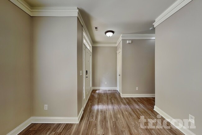 Photo - 6723 Dunton St