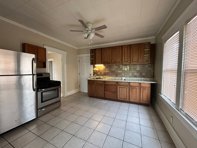 Photo - 1566 Ridgewood Ave Unit Upper Level