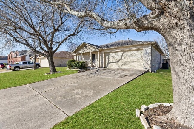 Photo - 3812 Eagles Nest St