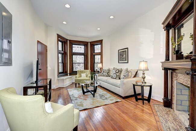 Photo - 1929 Calvert St NW Unidad 1