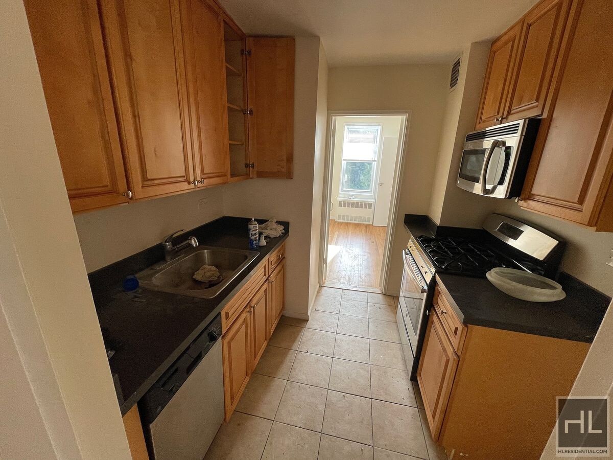 Photo - GRAND CENTRAL PARKWAY Unit 6H