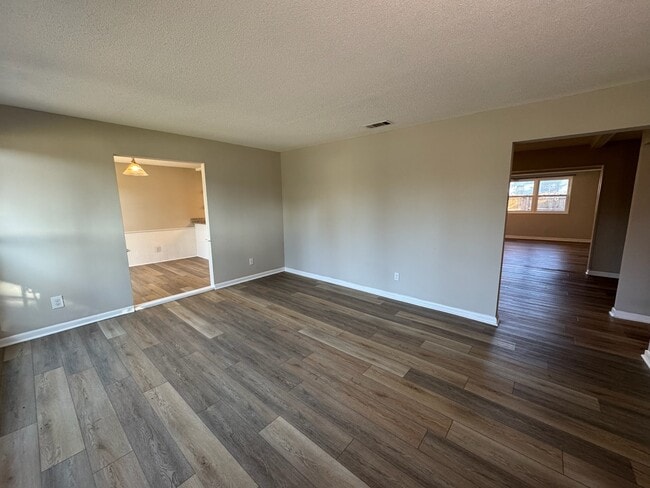 Photo - 2052 E 42nd St