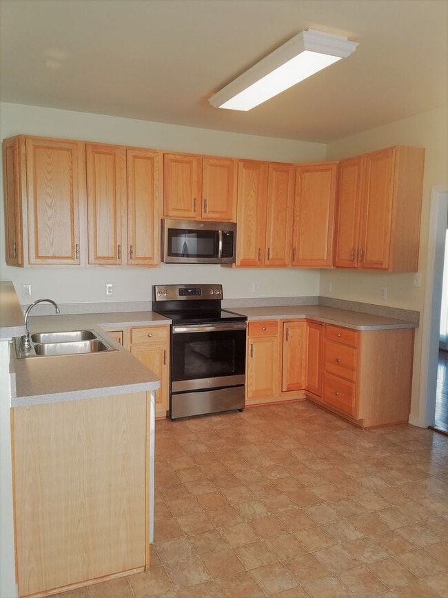 Photo - Beautifully maintained 3 bedroom 2 bath contemporary in highly sought after Birkdale subdivision.