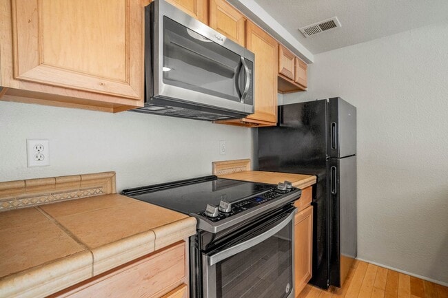 Photo - Sunny End Unit in Dos Santos!
