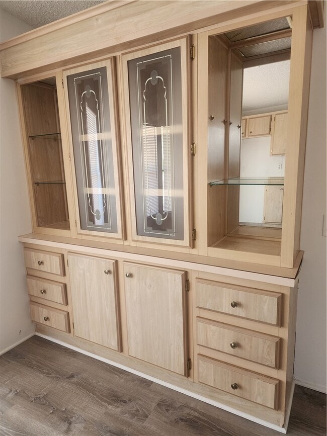 Photo - 691 Church St