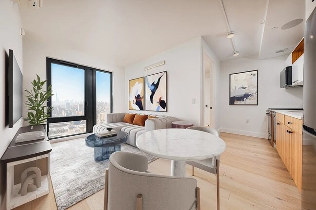 60 W 125th St Unit 404